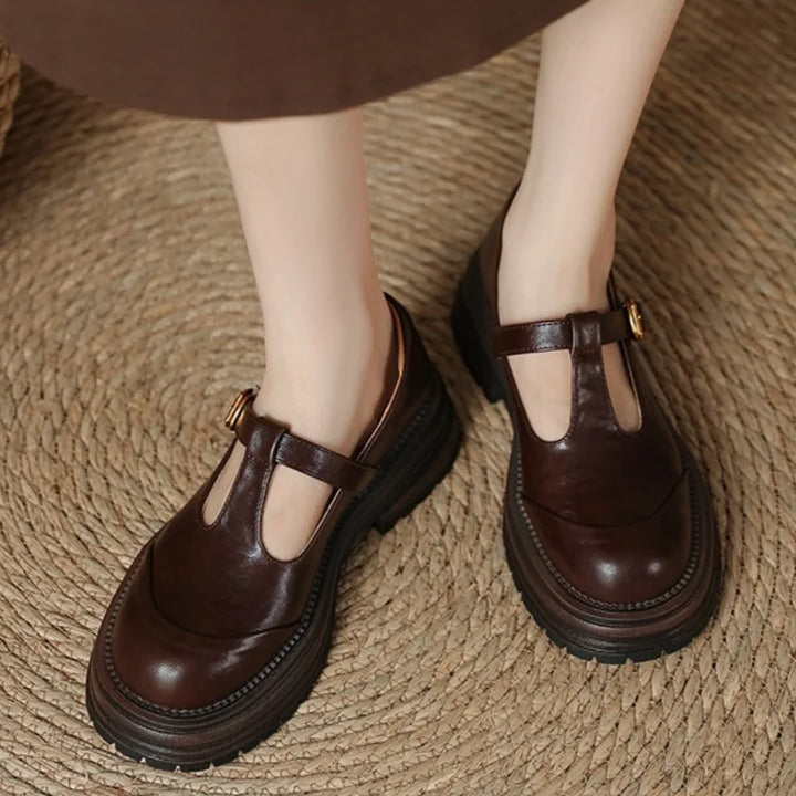 Linda | Orthopaedic shoes with T-strap