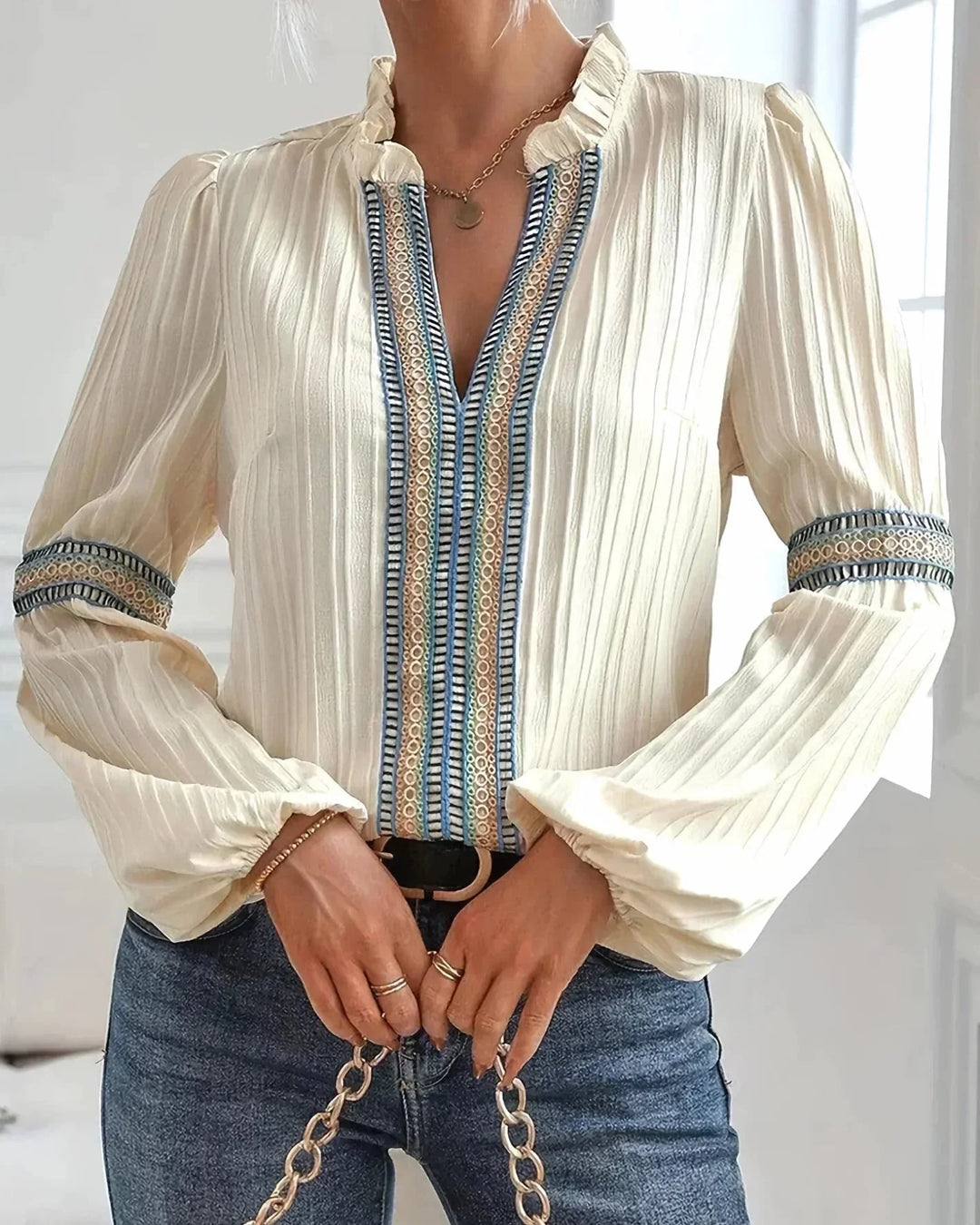 CHLOE | Stunning V-neck blouse