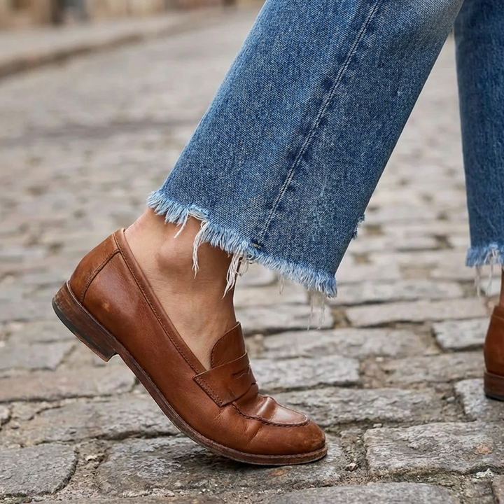 FEMINA | Retro Straight-Leg Jeans for Women